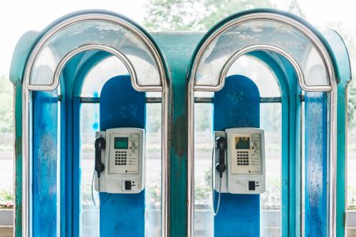 深圳电信称将改造公用电话亭 改造后可手机充电