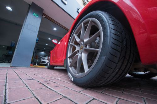 汽车轮胎胎压多少合适 汽车胎压高低有什么影响