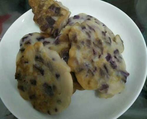 紫薯饼怎么做好吃 用牛奶和面粉会更提味