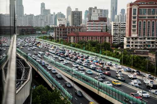 [城市为什么堵车作文]城市里为什么经常堵车 城市经常堵车的原因介绍