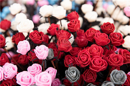 求婚送什么颜色玫瑰花合适 玫瑰花不同颜色的寓意