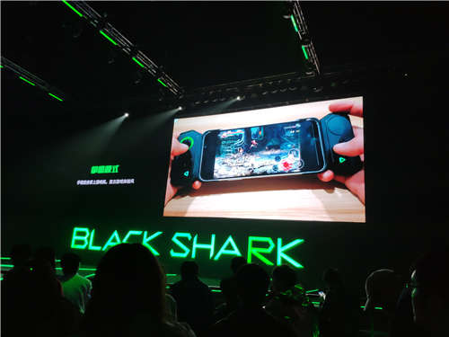 黑鲨游戏手机2正式发布 压力触控加持