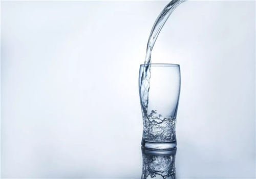 多喝水，不如会喝水!喝水的正确姿势应该是……​