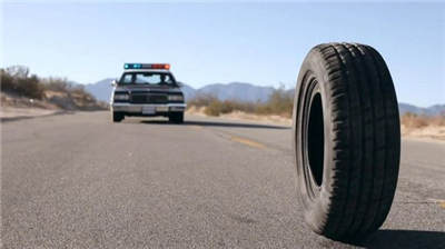 美国好看的公路电影10部推荐之超能轮胎杀人事件剧照
