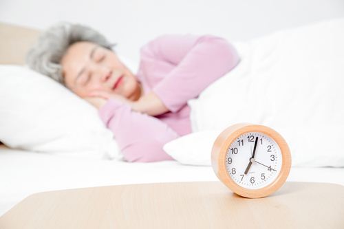 老年人一天睡多久合适?老年人一天要睡多久