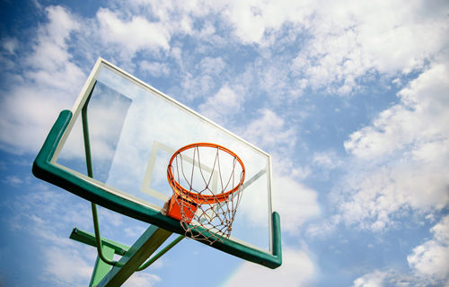 篮球比赛通讯稿怎么写 篮球比赛通讯稿范文