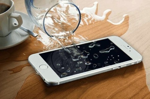 如何检测iPhone是否进过水 进水后有哪些痕迹