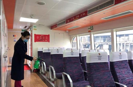 深圳航班大幅度调整 旅客乘船需隔位而坐