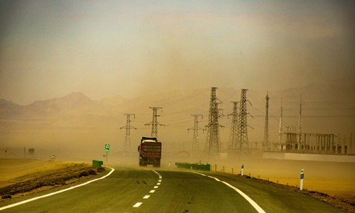 沙尘天气对汽车有哪些危害 过后如何保养汽车