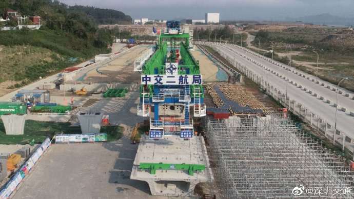 重大技术升级 盐港东立交采用“流水线”架桥