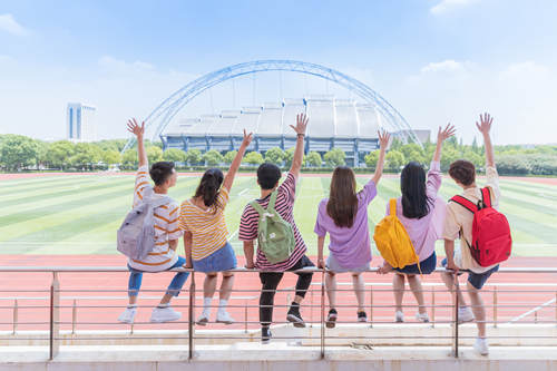 深圳市艺术高中9月将招400名学生