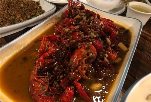 龙虾爱好者的圣地 深圳簋街胡大值得去