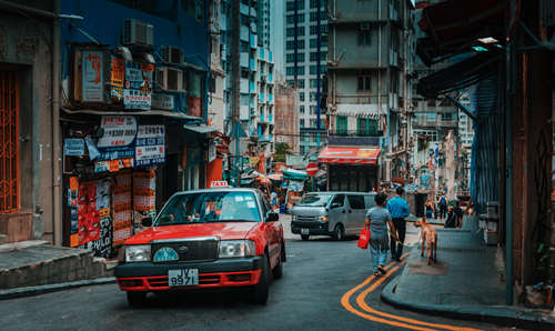 香港政府继续延长限制社交距离措施