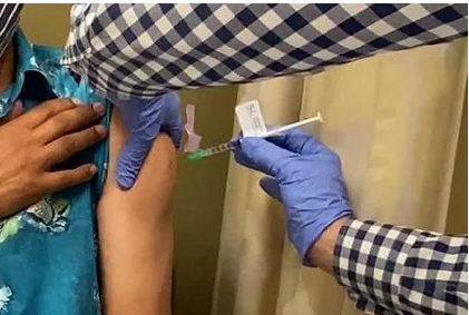 新冠疫苗受试者披露不良反应 牛津紧急停止试验