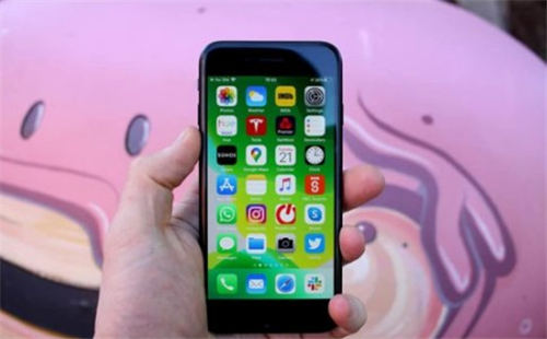 爆iPhone SE Plus屏幕尺寸升级 配备双摄