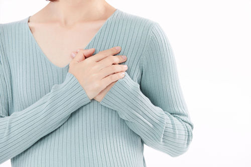 左胸口隐隐作痛是怎么回事 胸口痛的原因