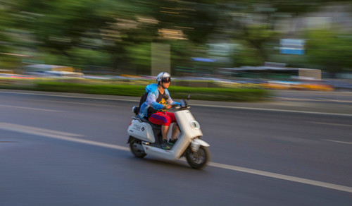 深圳电动车可以载人吗 骑电动车有年龄限制吗