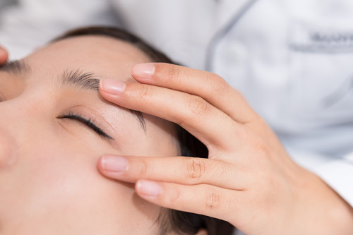 眼部扁平疣怎么去除 部扁平疣的治疗方法
