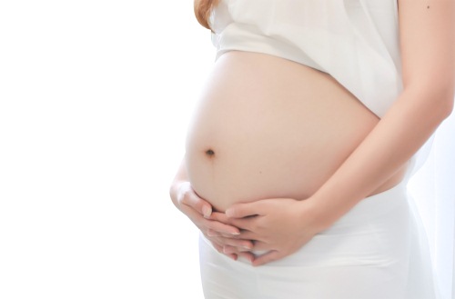 怀孕八个月女胎儿图是什么样的