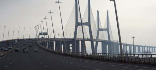 深圳湾口岸小车可免手续经港珠澳大桥往返港珠