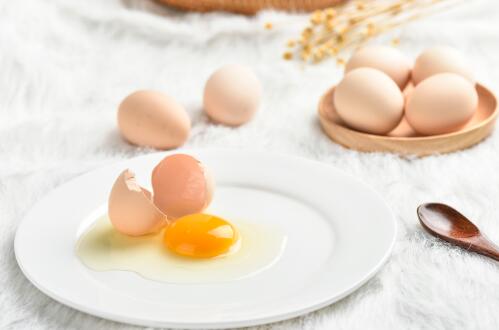 一天吃几个鸡蛋好 鸡蛋吃多了会怎么样