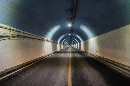 新手隧道开车需要注意哪些事项 这十个点要注意