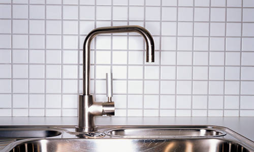 不同类型的厨房水槽如何安装 安装注意事项