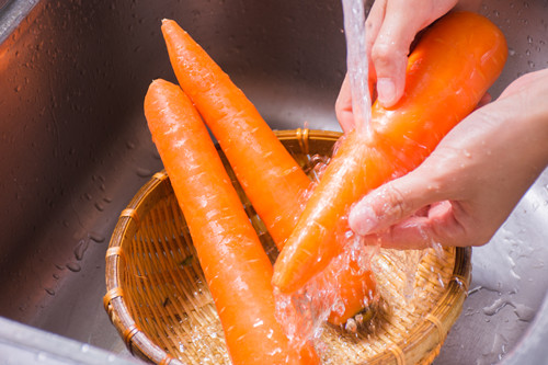 生吃胡萝卜的功效和作用 还可以益肝明目