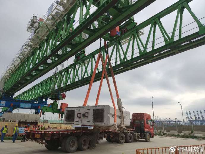 重大技术升级 盐港东立交采用“流水线”架桥