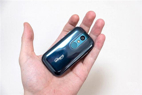 世界最小安卓手机发布 3英寸买900元