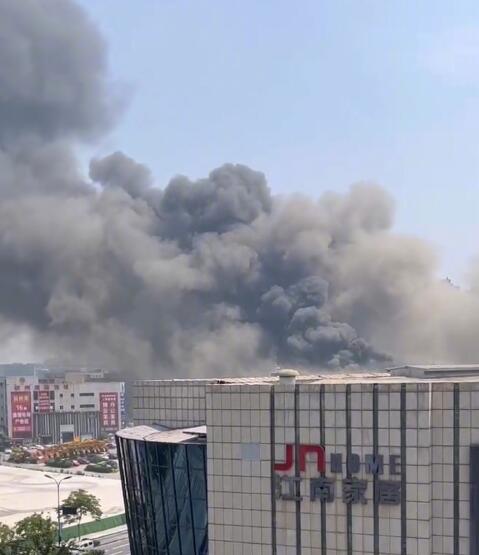 杭州临平一市场发生火灾是怎么回事